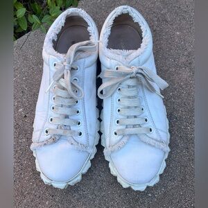 Stuart Weitzman "Fringie Coverstory" leather sneakers - size 8 ½